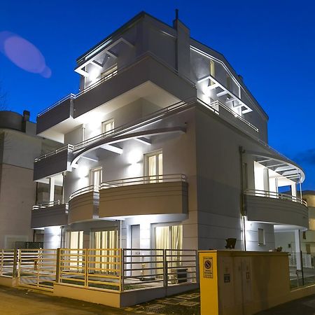 Residenza Riva Azzurra Lejlighedshotel Rimini Eksteriør billede