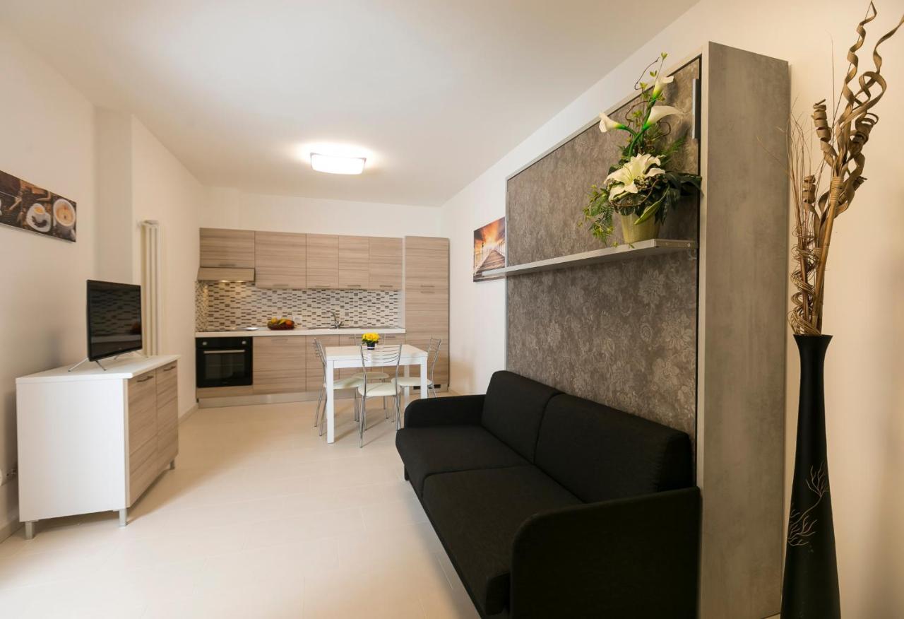 Residenza Riva Azzurra Lejlighedshotel Rimini Eksteriør billede