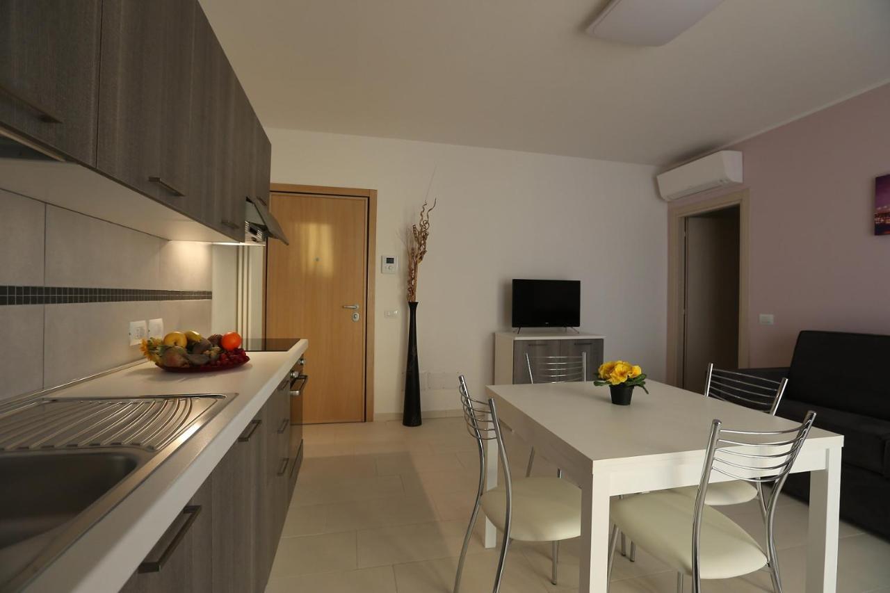 Residenza Riva Azzurra Lejlighedshotel Rimini Værelse billede